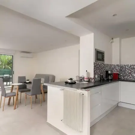Appt Moderne Avec Belle Terrasse Centre *