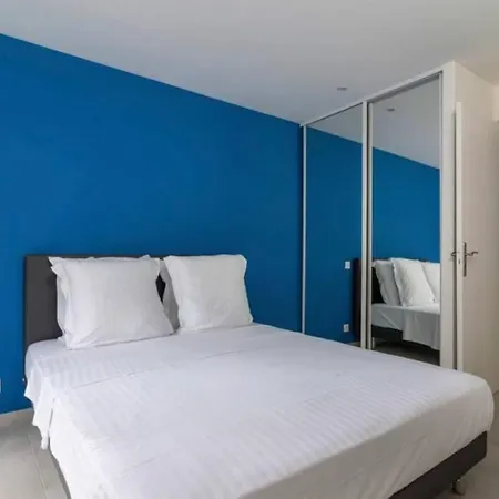 Appt Moderne Avec Belle Terrasse Centre 公寓 *
