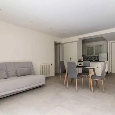 Appt Moderne Avec Belle Terrasse Centre