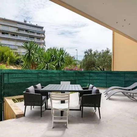 Appt Moderne Avec Belle Terrasse Centre 戛纳